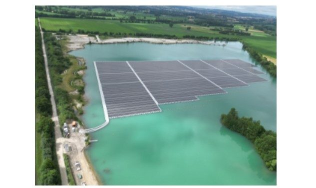 elmy agrège sa première centrale photovoltaïque flottante à Saint Savin (38)