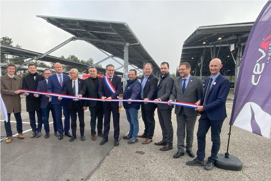 TotalEnergies et CEVA Logistics inaugurent la plus grande installation d’ombrières d’Auvergne-Rhône-Alpes