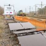 La SNCF expérimente le photovoltaïque réversible sur voies ferrées